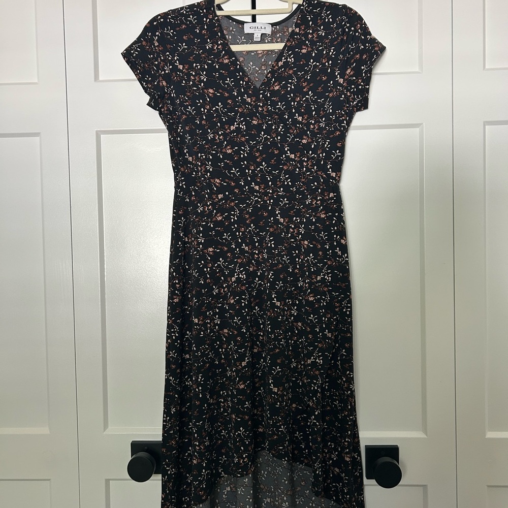 Gilli Black Floral Midi Dress
